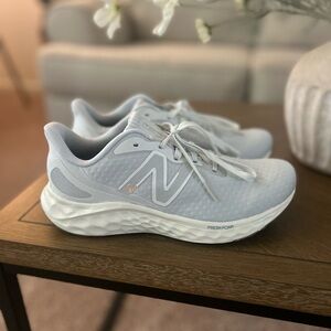 New Balance Women's Fresh Foam Arishi V4